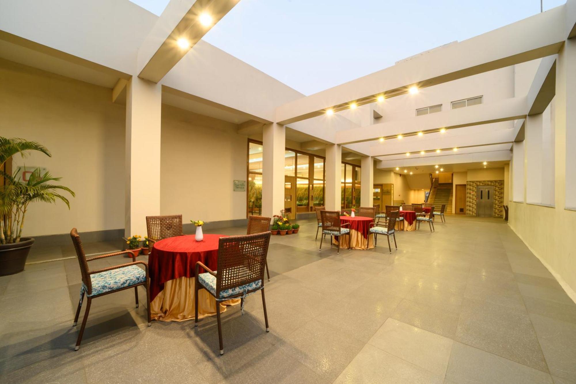 Sinclairs Burdwan Hotel Ngoại thất bức ảnh