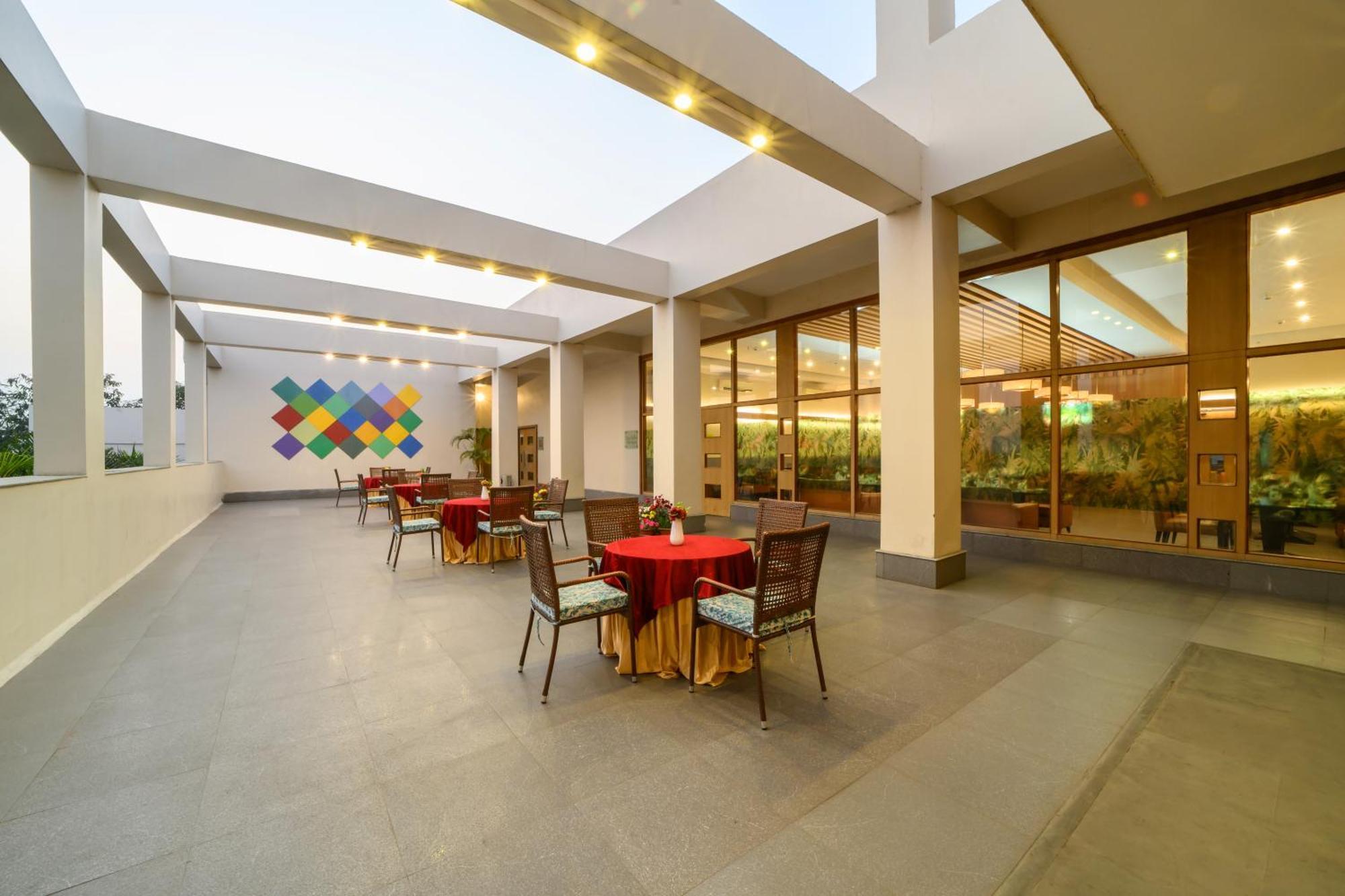 Sinclairs Burdwan Hotel Ngoại thất bức ảnh